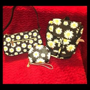 🌸 3 Piece Daisy handbag bundle 🌸